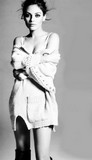 Mila Kunis - Photo